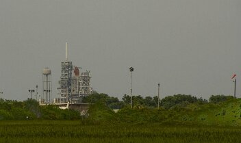 DSC0159220090716SHUTTLE